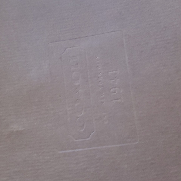 Empty Coach Gift Box 12 3/4" X 10 3/4" X 3 3/4" - Picture 2 of 6